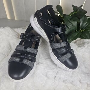 Clarks Women's Teagan Step‎ Loafer Size 8